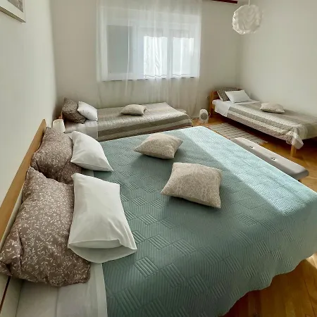 Apartman Noel Knin Exterior foto